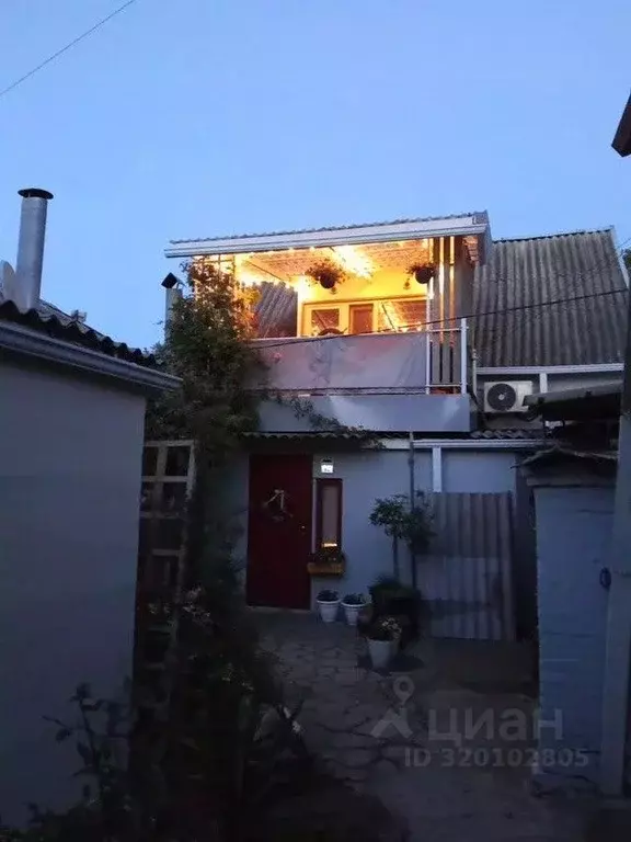Дом в Ростовская область, Таганрог ул. Чехова, 80 (90 м) - Фото 1