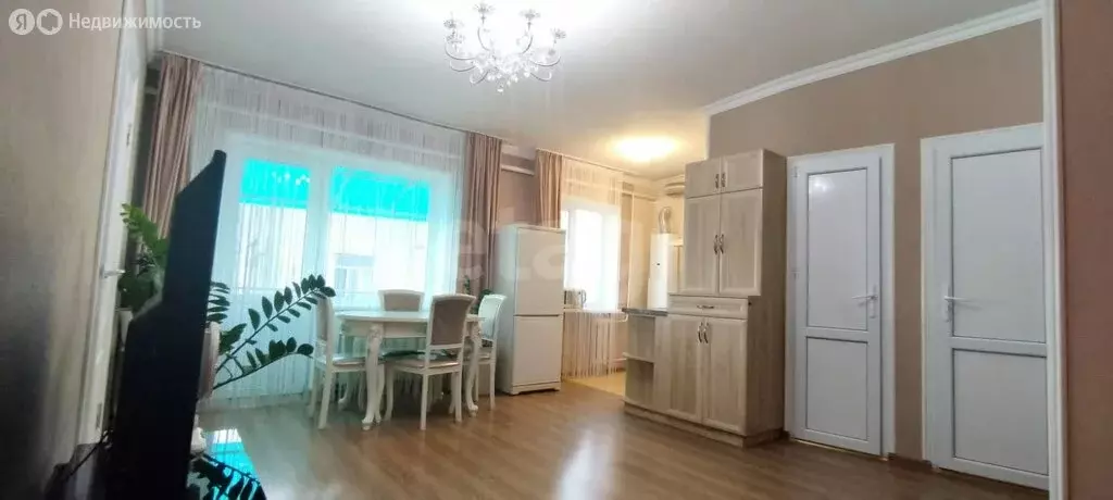 3-комнатная квартира: Владикавказ, улица Ватутина, 17Д (56 м) - Фото 0