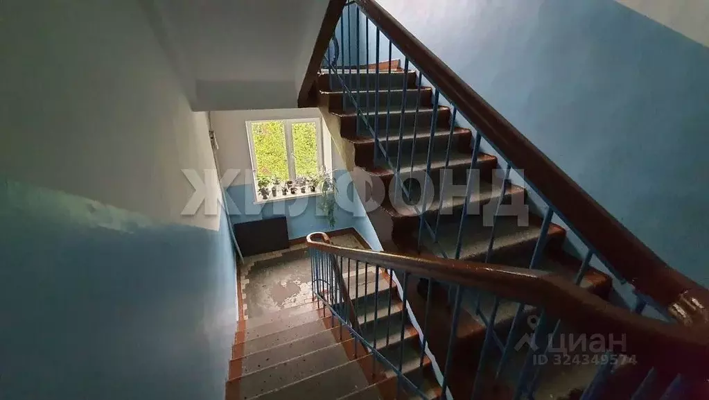 2-к кв. Хакасия, Абакан ул. Кошурникова, 3 (44.5 м) - Фото 1