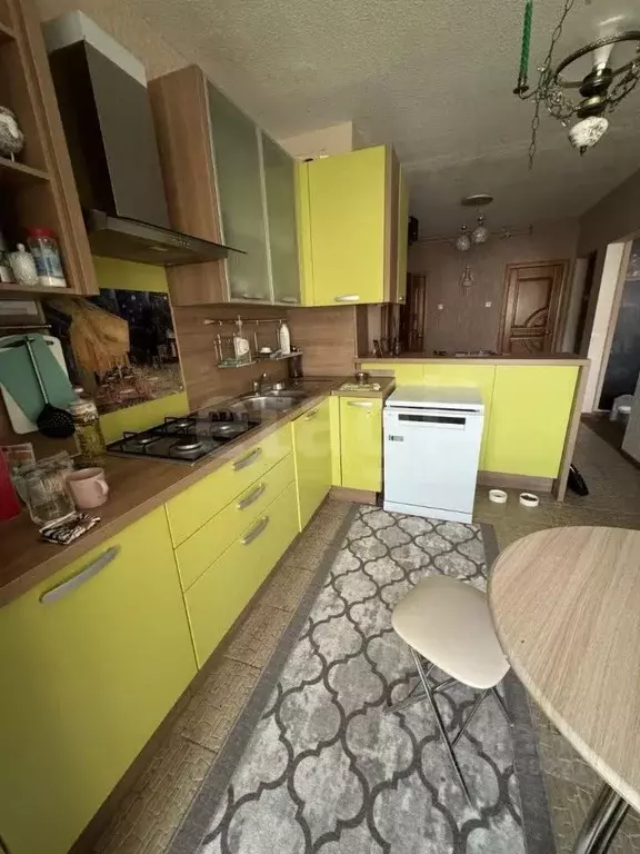 2-к кв. Ямало-Ненецкий АО, Новый Уренгой Оптимистов мкр, 4/2 (68.5 м) - Фото 1