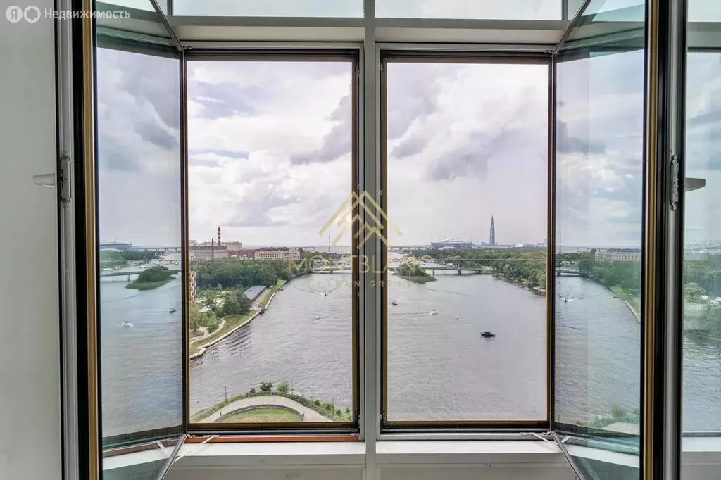 4-комнатная квартира: Санкт-Петербург, Ждановская улица, 45 (226.9 м) - Фото 1