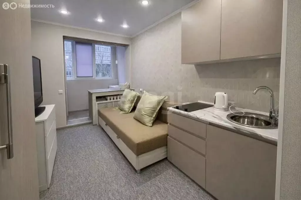 Квартира-студия: Тюмень, улица Республики, 239 (14.6 м) - Фото 1