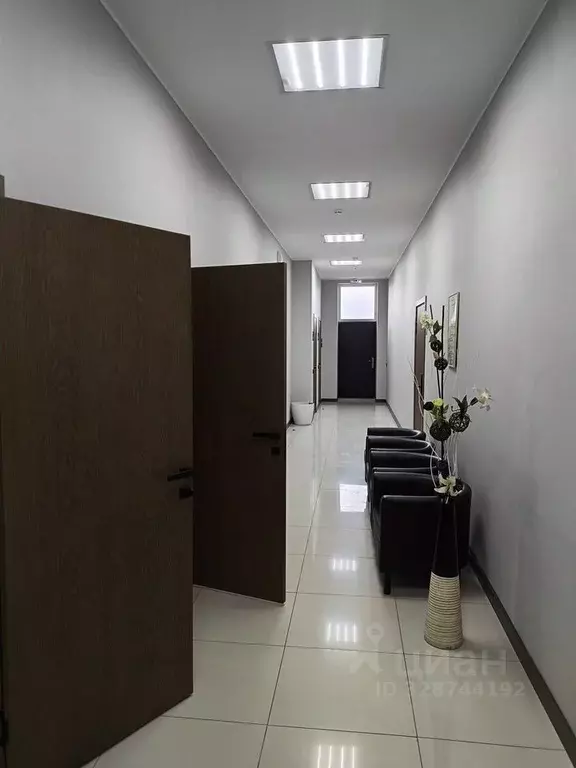 Офис в Краснодарский край, Краснодар ул. Имени Дзержинского, 33 (297 ... - Фото 2