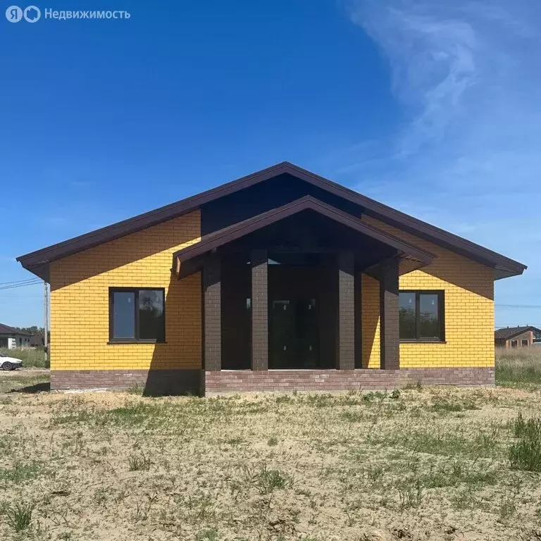 Дом в село Власиха, микрорайон Октябрьский, улица Десантников, 10 (100 ... - Фото 0