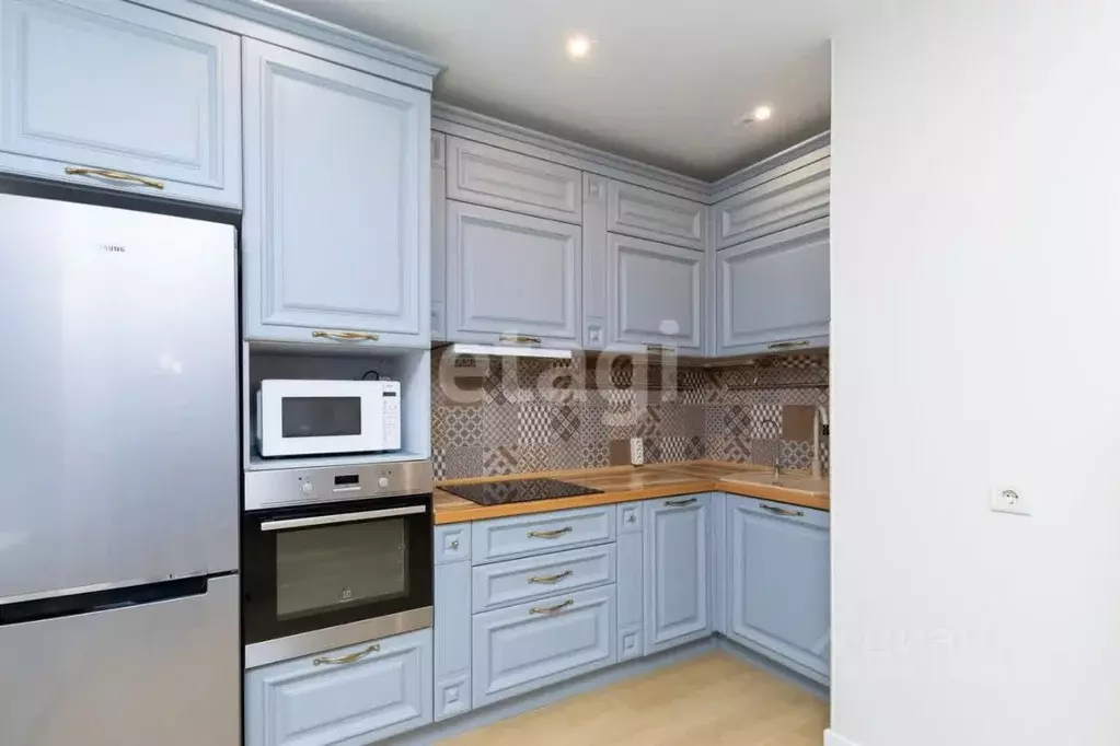 2-к кв. Тюменская область, Тюмень ул. Тимофея Чаркова, 79к3 (75.0 м) - Фото 1