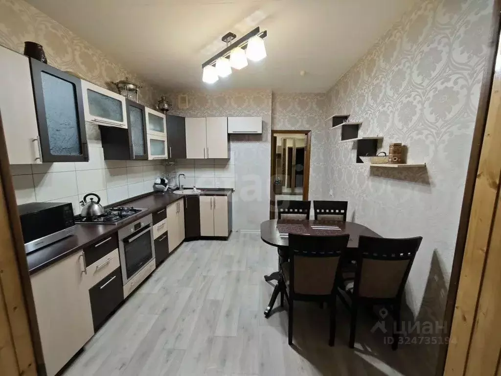 2-к кв. Ямало-Ненецкий АО, Новый Уренгой Юбилейный мкр, 2/5А (78.0 м) - Фото 1