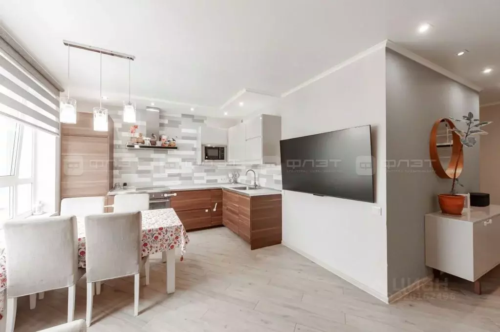 2-к кв. Татарстан, Казань ул. Кул Гали, 7Б (80.3 м) - Фото 2