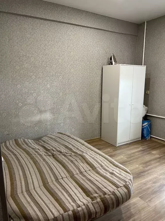 Комната 18 м в 1-к., 2/4 эт. - Фото 0