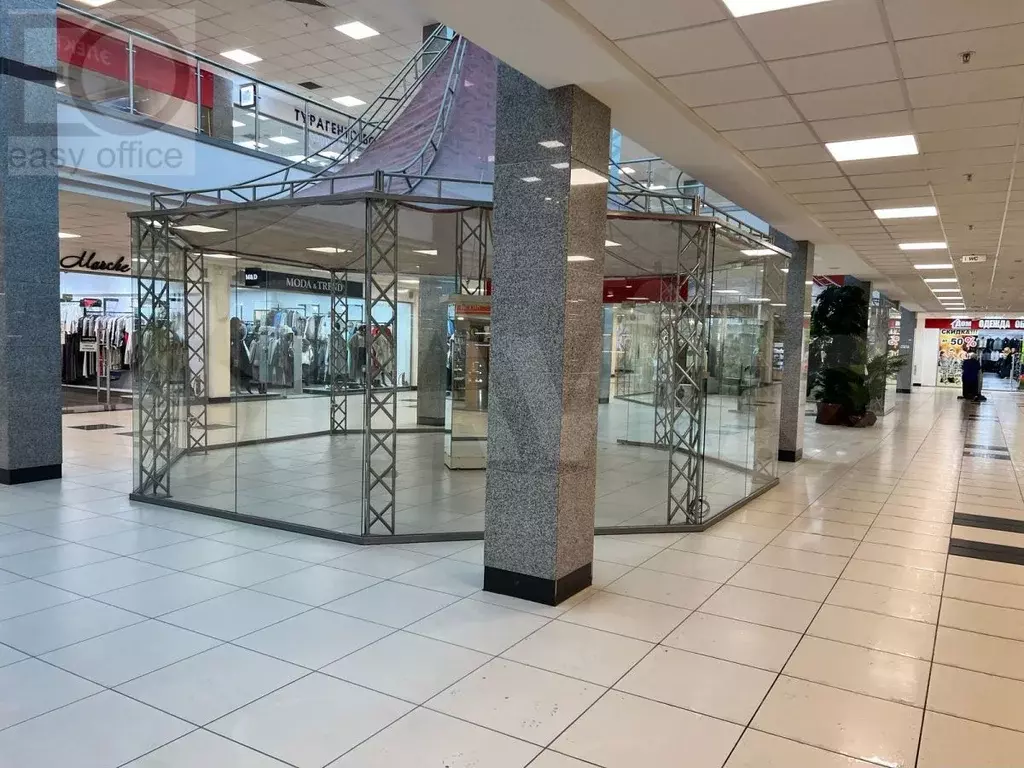 Торговая площадь в ТЦ на Квартале, кэу включены - Фото 1