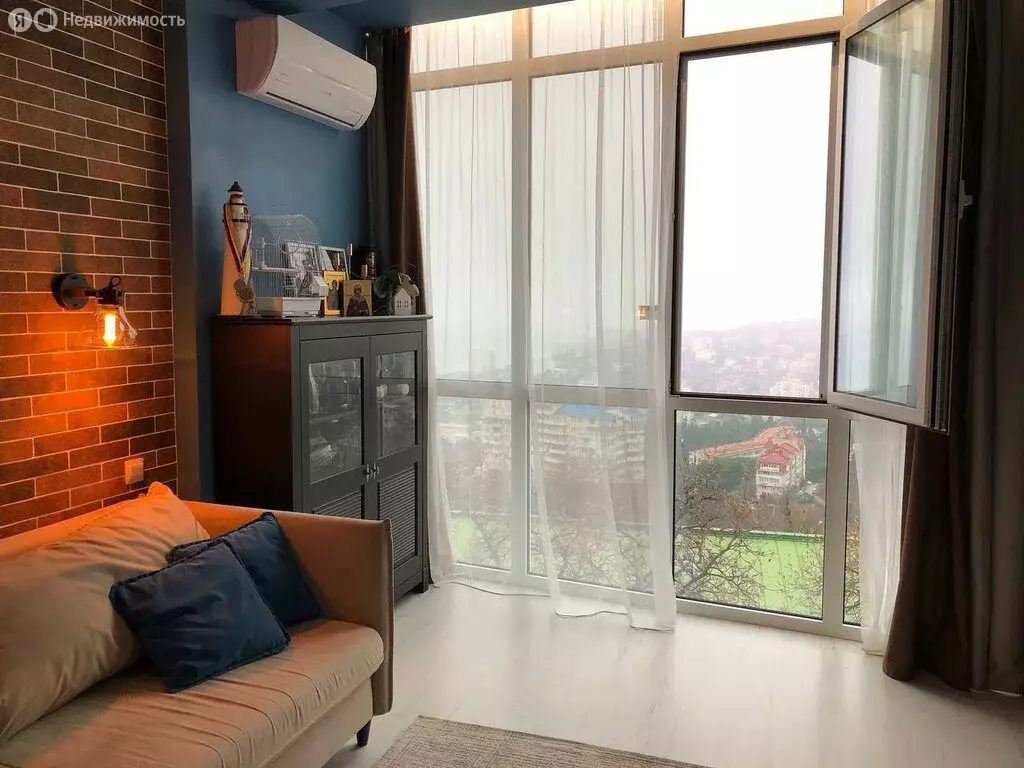 3-комнатная квартира: Ялта, улица Щорса, 42к1 (71.8 м) - Фото 1