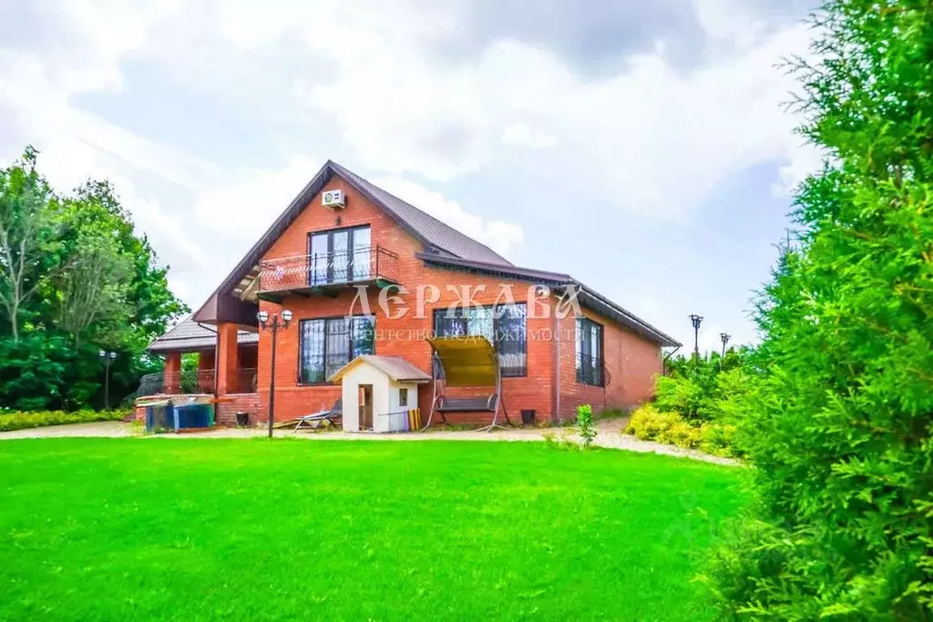 Коттедж в Белгородская область, Старооскольский городской округ, с. ... - Фото 1