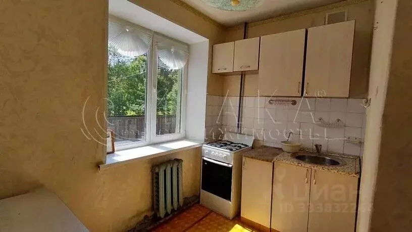 3-к кв. Ленинградская область, Луга Пионерская ул., 2 (52.1 м) - Фото 1