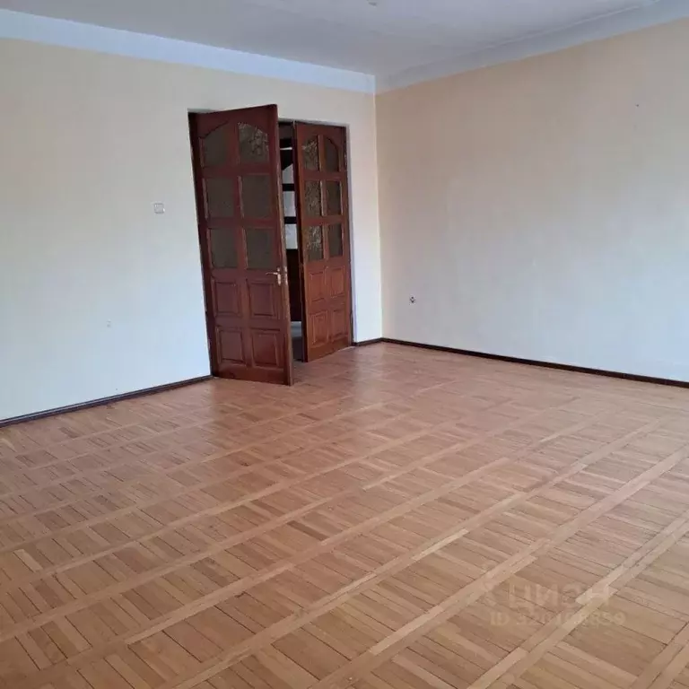 3-к кв. Тюменская область, Тюмень ул. Кирова, 6 (221.8 м) - Фото 1