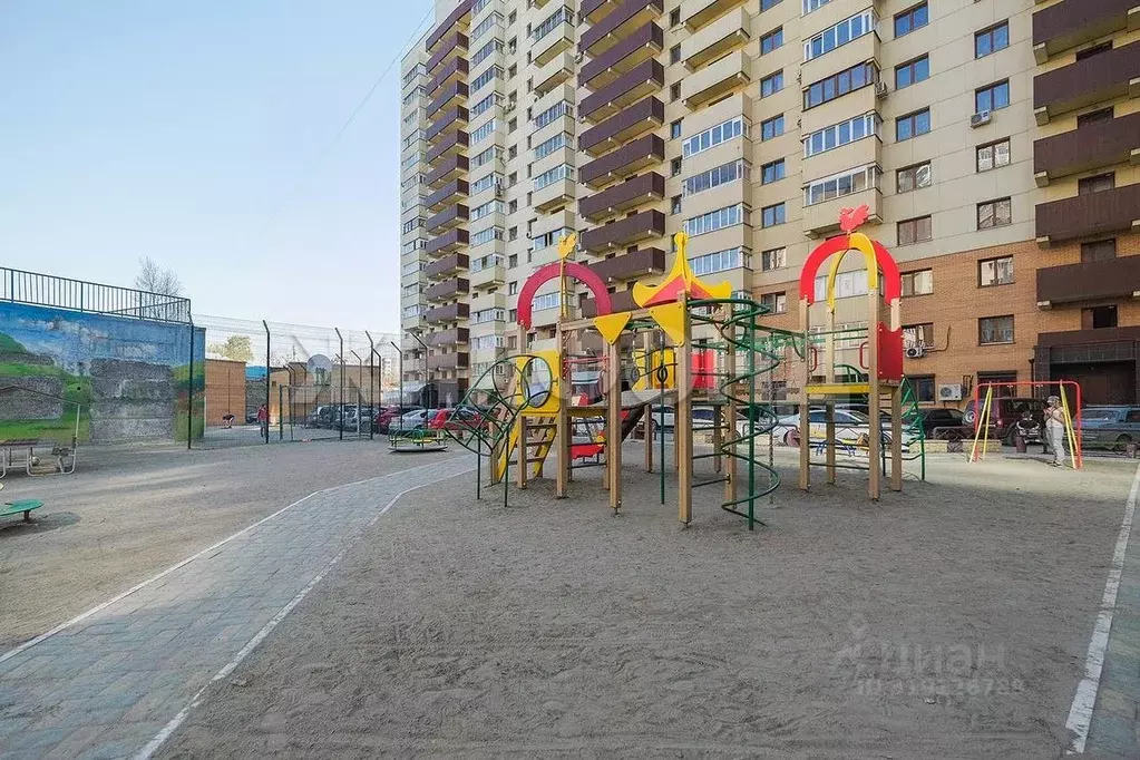 4-к кв. Новосибирская область, Новосибирск Военная ул., 9/1 (141.4 м) - Фото 1