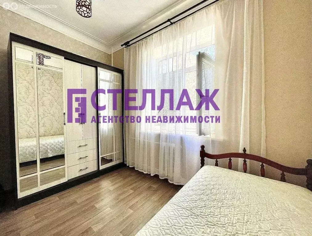 3-комнатная квартира: Керчь, улица Ленина, 15 (61.3 м) - Фото 1