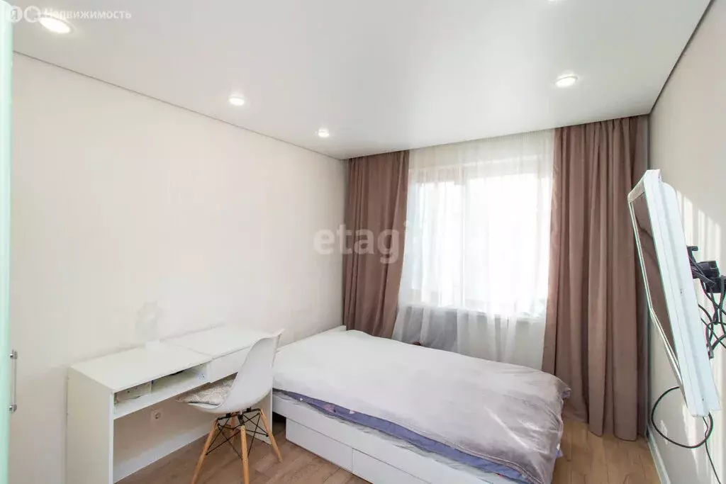 4-комнатная квартира: Тюмень, улица Газовиков, 19 (94 м) - Фото 1