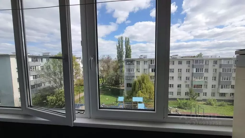 3-к кв. Белгородская область, Старый Оскол Парковый мкр, 10 (61.0 м) - Фото 1
