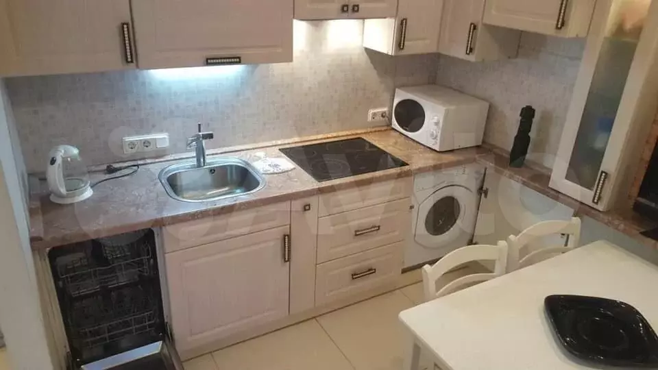 2-к. квартира, 70 м, 1/9 эт. - Фото 1