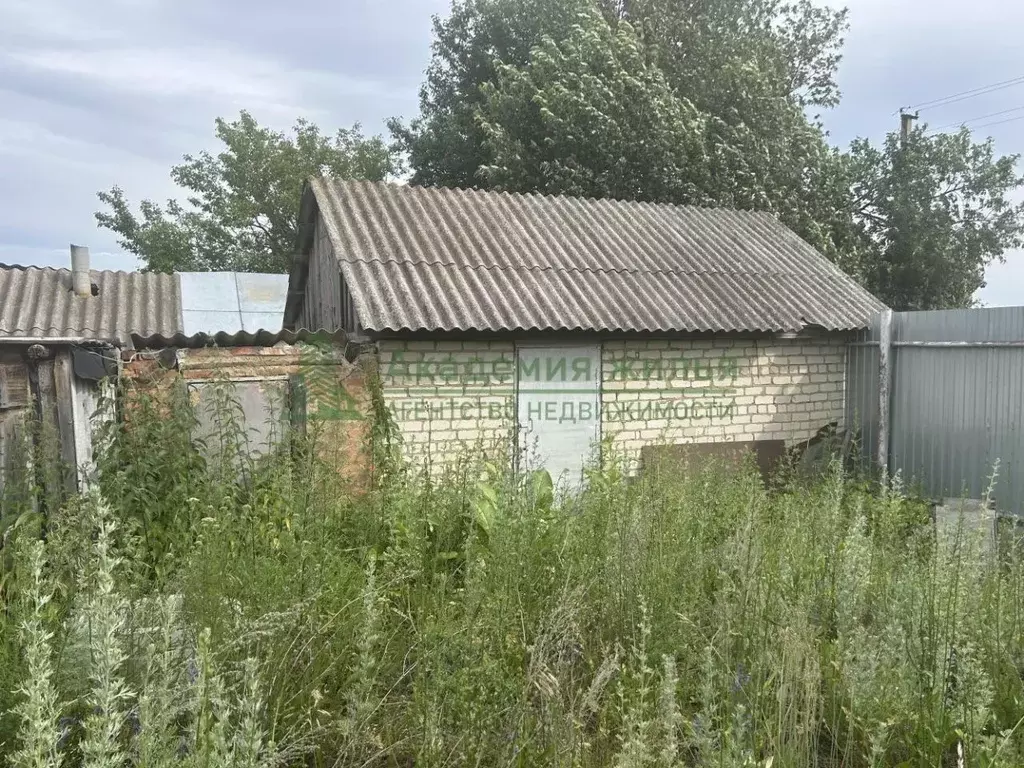 Дом в Саратовская область, Базарно-Карабулакский район, Свободинское ... - Фото 1