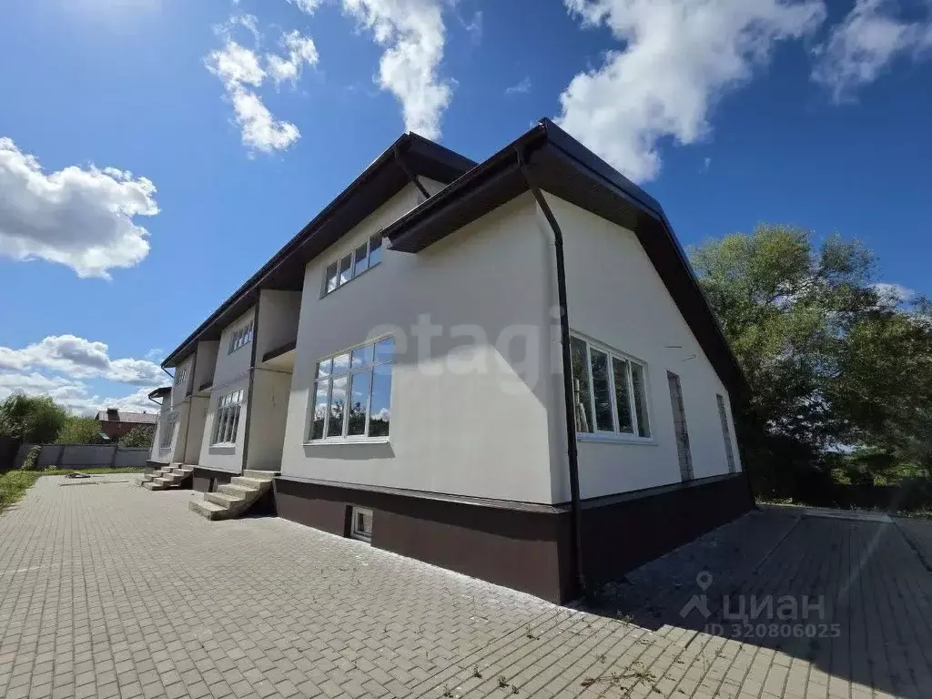 Таунхаус в Калужская область, Калуга городской округ, д. Желыбино ул. ... - Фото 1