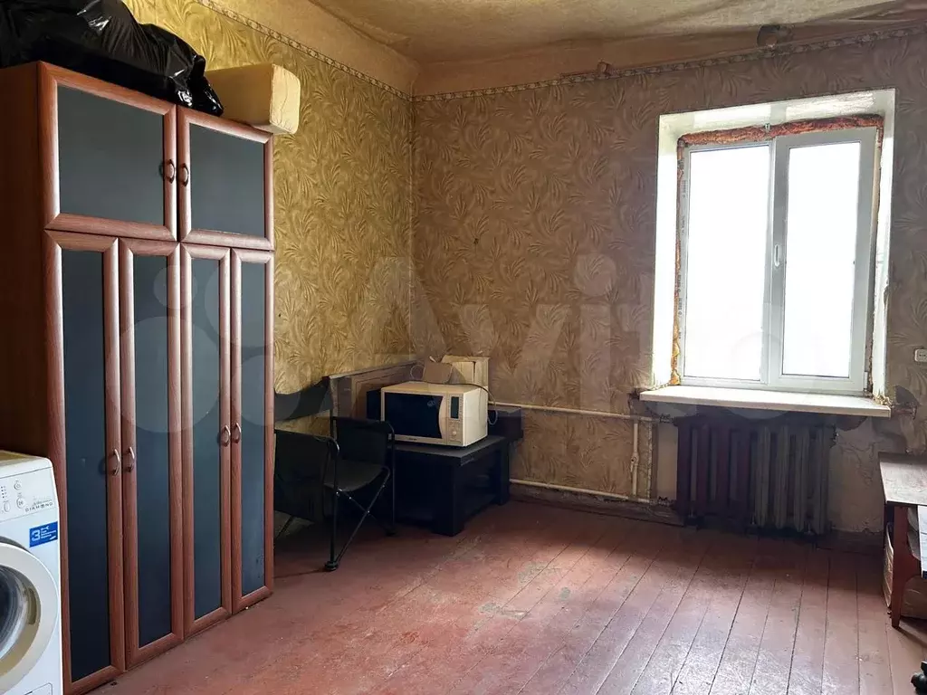 Комната 16,6 м в 8-к., 2/2 эт. - Фото 0