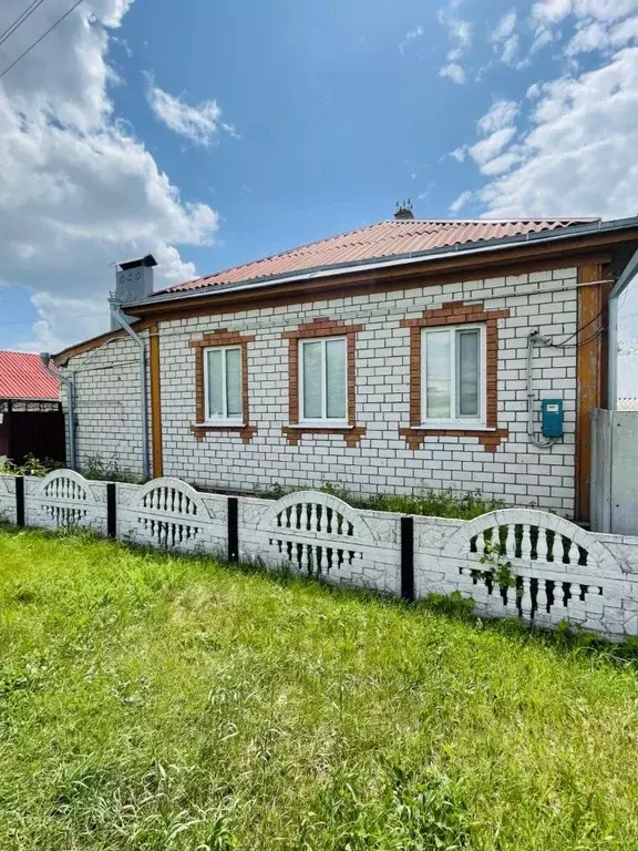 Дом в Белгородская область, Алексеевский муниципальный округ, с. ... - Фото 1