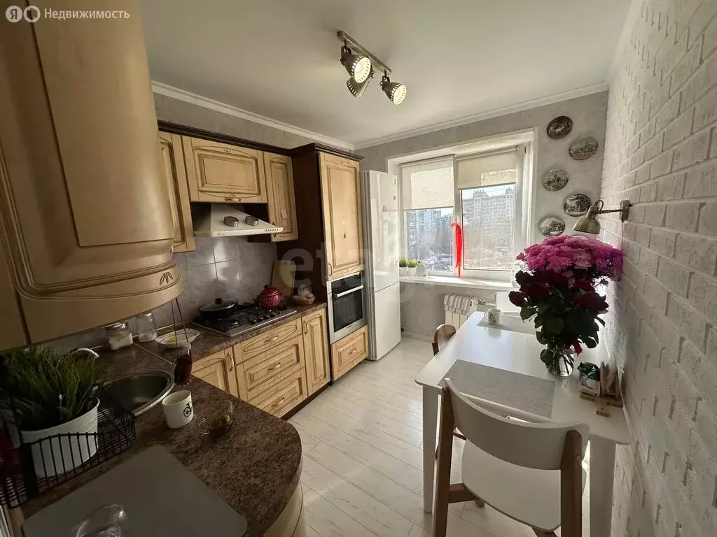 3-комнатная квартира: Белгород, проспект Ватутина, 12 (59.8 м) - Фото 2