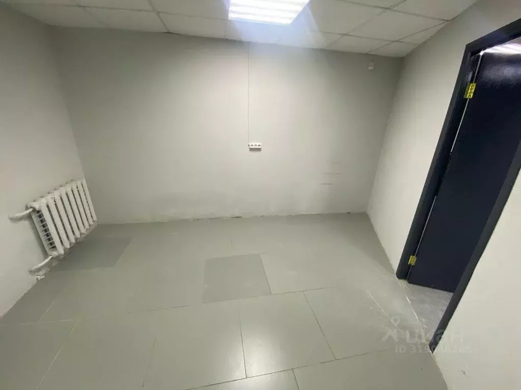 Помещение свободного назначения в Удмуртия, Ижевск ул. Коммунаров, 313 ... - Фото 0