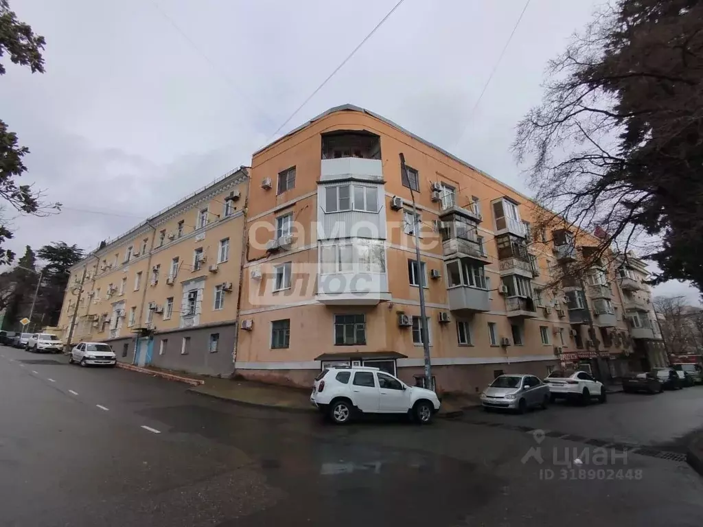 1-к кв. Краснодарский край, Туапсе пл. Ильича, 4 (29.0 м) - Фото 0