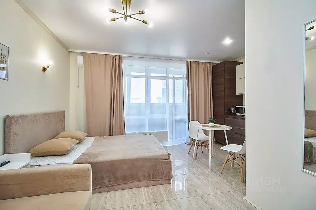 Студия Тюменская область, Тюмень ул. Тимофея Чаркова, 81к2 (28.9 м) - Фото 1
