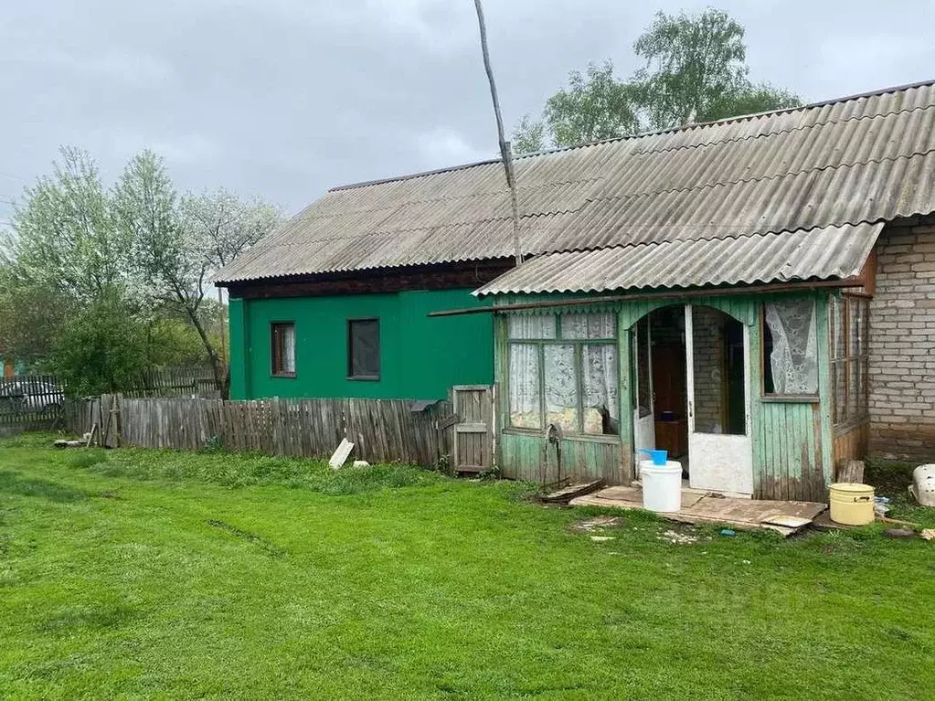 Дом в Оренбургская область, Бузулукский район, Подколкинский ... - Фото 0