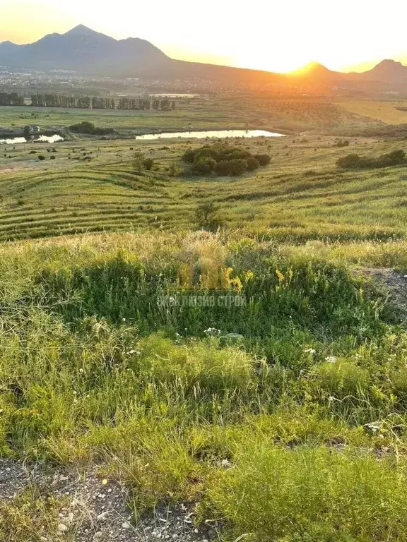 Участок в Ставропольский край, Железноводск городской округ, пос. ... - Фото 1