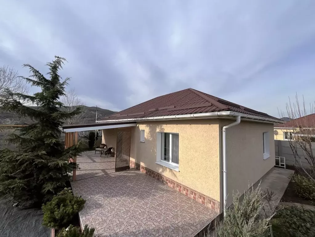 Дом в Крым, Симферопольский район, Добровское с/пос, с. Краснолесье ... - Фото 1