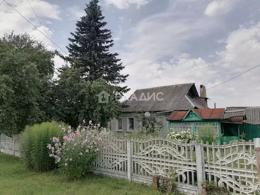Дом в Брянская область, Дубровка рп ул. Воровского, 50 (79 м) - Фото 0