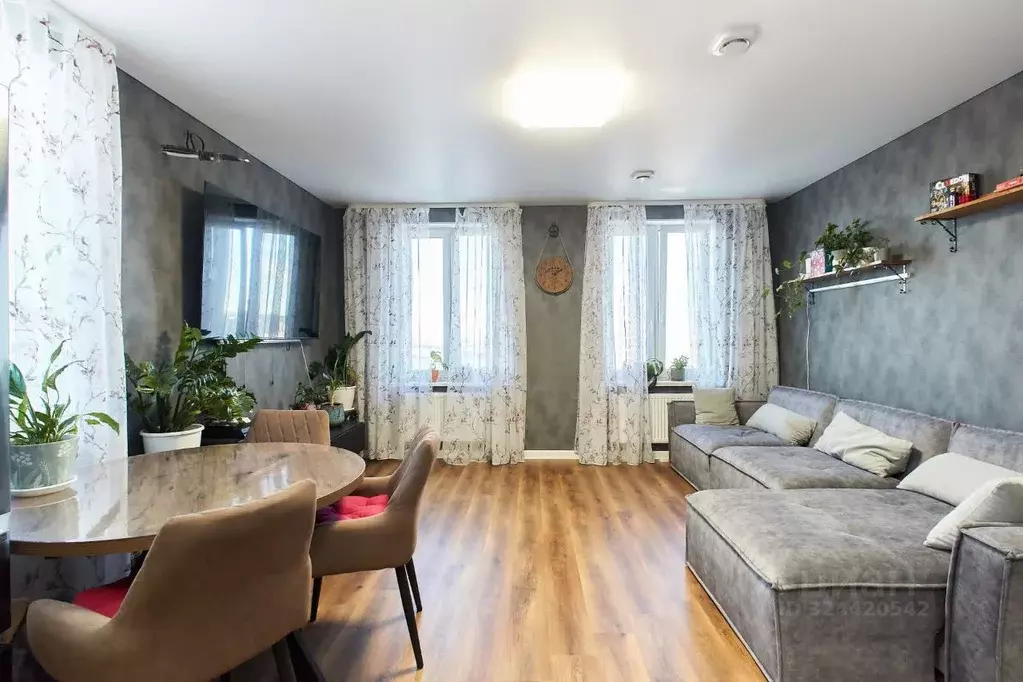 1-к кв. Тюменская область, Тюмень Новгородская ул., 3 (55.2 м) - Фото 1