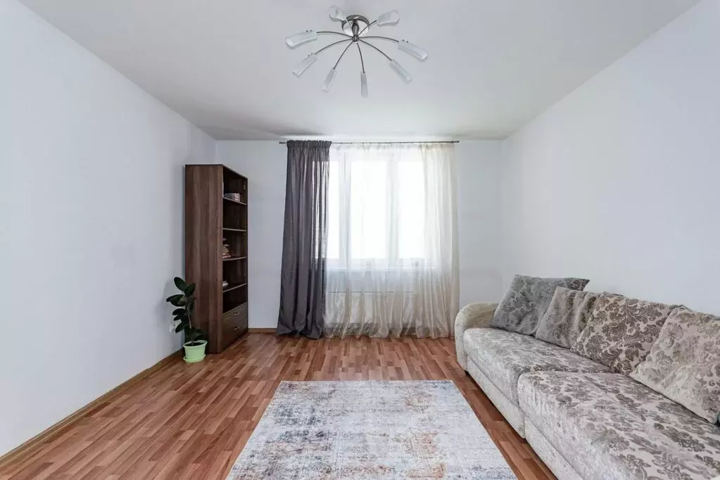 3-к кв. Свердловская область, Екатеринбург ул. Николая Островского, 5 ... - Фото 1