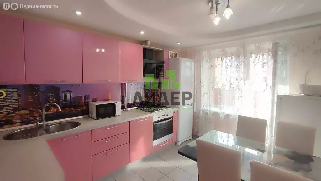 3-комнатная квартира: Нефтекамск, Комсомольский проспект, 43 (73.4 м) - Фото 2