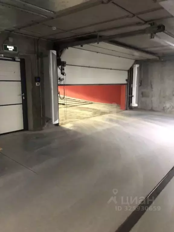 Гараж в Тюменская область, Тюмень ул. 50 лет Октября, 57В (14 м) - Фото 1