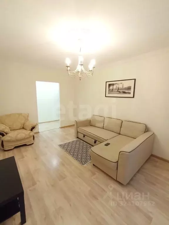 3-к кв. Оренбургская область, Оренбург ул. Джангильдина, 8 (63.6 м) - Фото 1