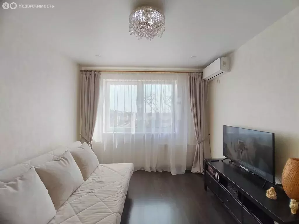 1-комнатная квартира: посёлок Берёзовый, улица имени А.Н. Лодыгина, 1 ... - Фото 2