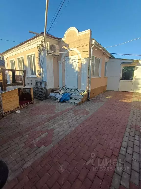 Дом в Крым, Симферопольский район, Молодежное пгт ул. Комсомольская, ... - Фото 1