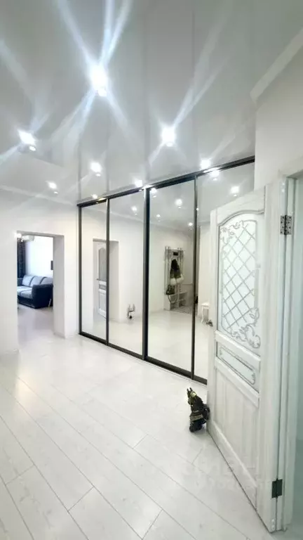 2-к кв. Омская область, Омск ул. Крупской, 14к2 (59.8 м) - Фото 0