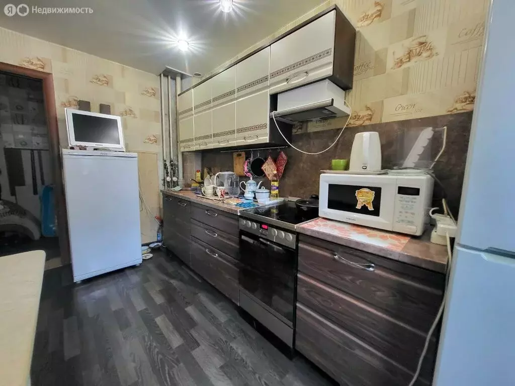 3-комнатная квартира: Новокузнецк, улица Екимова, 32 (61.8 м) - Фото 2