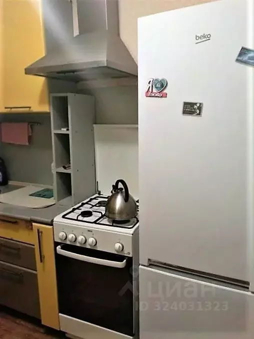 2-к кв. Омская область, Омск просп. Космический, 14 (45.0 м) - Фото 2