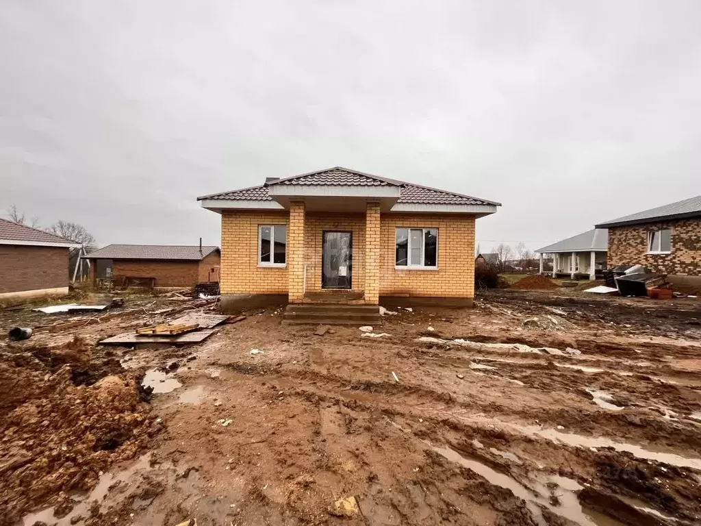 Дом в Башкортостан, Иглинский район, Акбердинский сельсовет, д. ... - Фото 1