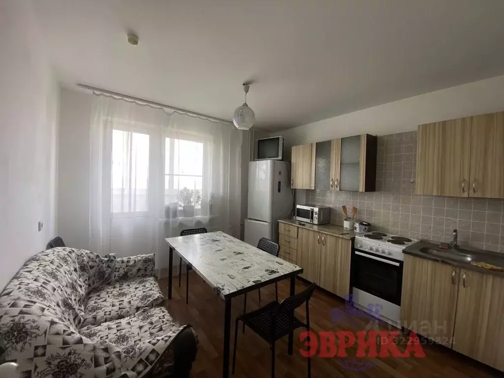 2-к кв. Краснодарский край, Крымск Надежда мкр, ул. Надежды (62.0 м) - Фото 1