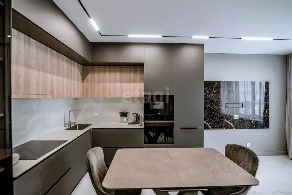 3-к кв. Сахалинская область, Южно-Сахалинск ул. Алексея Максимовича ... - Фото 2