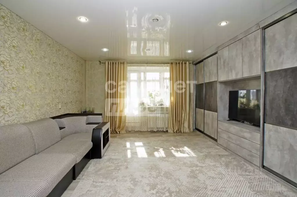 3-к кв. Омская область, Омск ул. 12 Декабря, 62 (93.7 м) - Фото 1