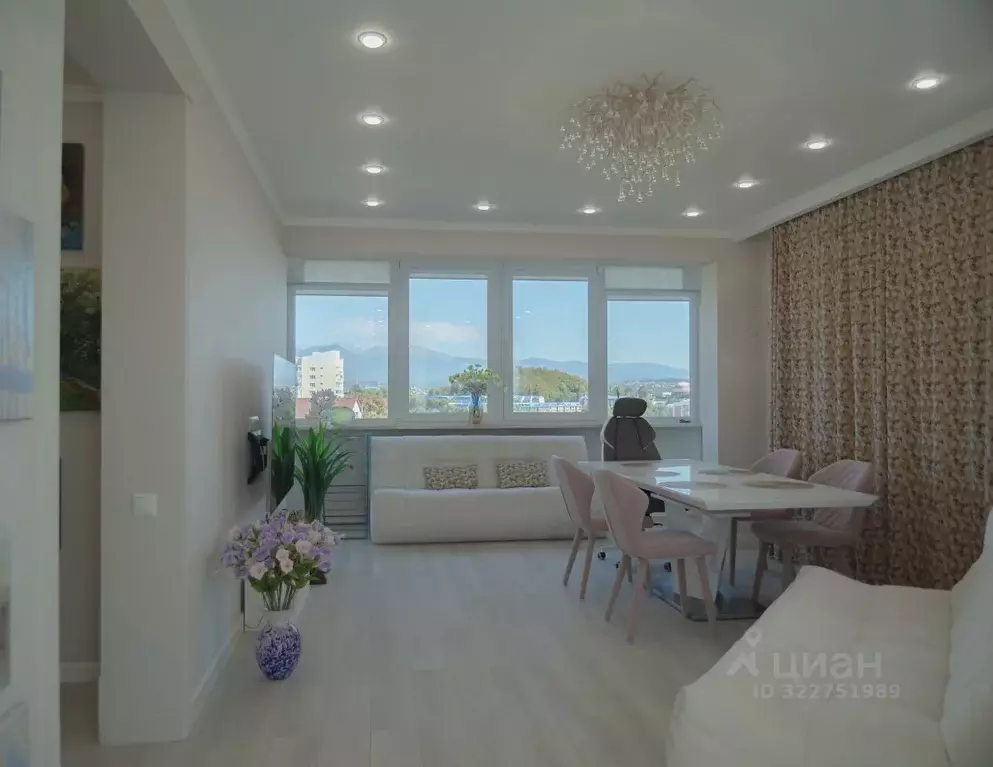 3-к кв. Краснодарский край, Сочи ул. Кирпичная, 2к2 (92.7 м) - Фото 0