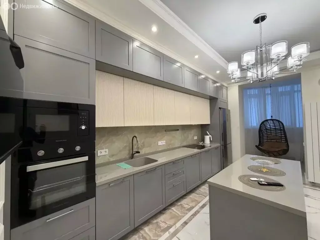 Квартира-студия: Кисловодск, проспект Победы, 43А (98 м) - Фото 1